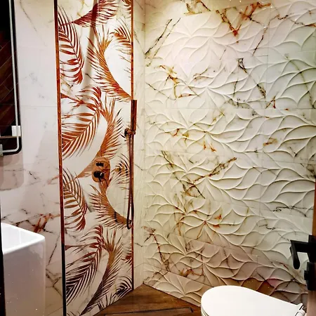 Апартамент Central Apartment *