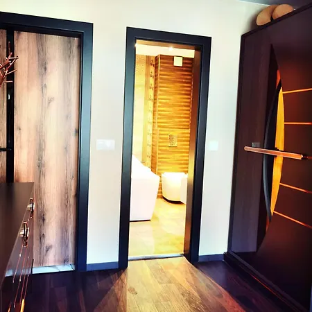شقة Luxury Flat - 2 Bathrooms, Hot Tub & Modern Kitchen, Up To 4 Guests صوفيا