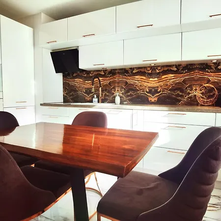 Luxury Flat - 2 Bathrooms, Hot Tub & Modern Kitchen, Up To 4 Guests * صوفيا