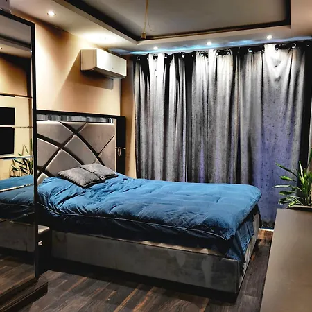 شقة Luxury Flat - 2 Bathrooms, Hot Tub & Modern Kitchen, Up To 4 Guests