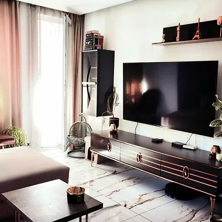 شقة Luxury Flat - 2 Bathrooms, Hot Tub & Modern Kitchen, Up To 4 Guests صوفيا