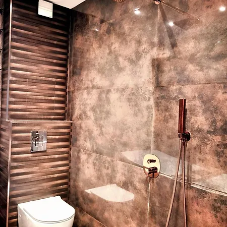 شقة Luxury Flat - 2 Bathrooms, Hot Tub & Modern Kitchen, Up To 4 Guests