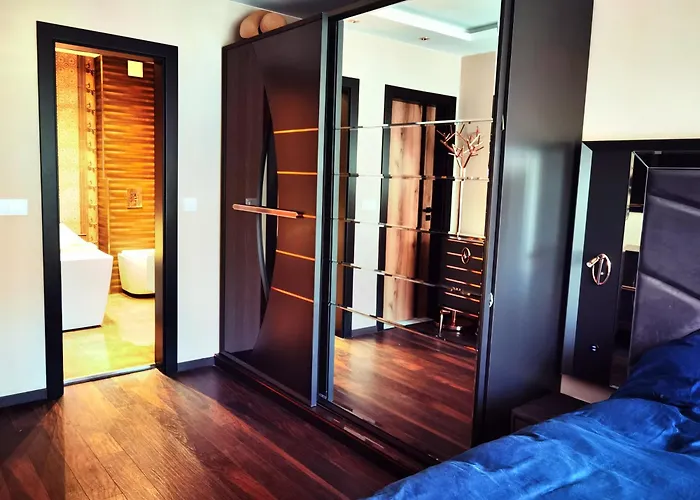 Central Apartment アパート